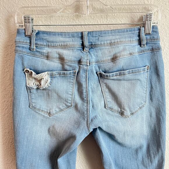 C Est 1946 Denim Patchwork Distressed Low Rise Crop Jeans Women's 2 Light Wash - Picture 4 of 6